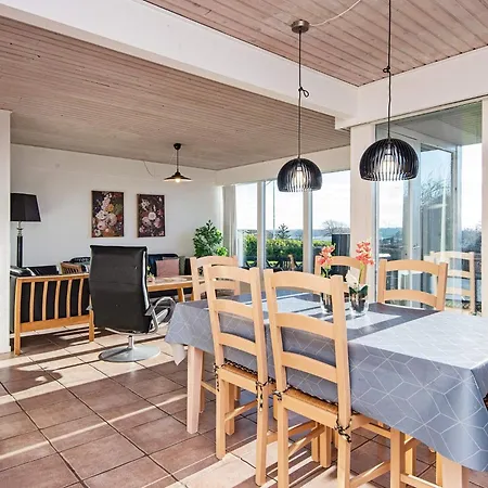 Comfortable Holiday In B Rkop With Terrace 보르콥